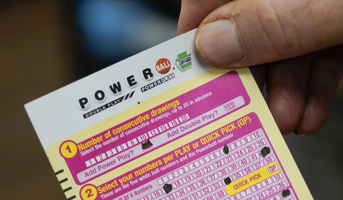 NextImg:Powerball jackpot climbs to estimated $925 million for the next drawing