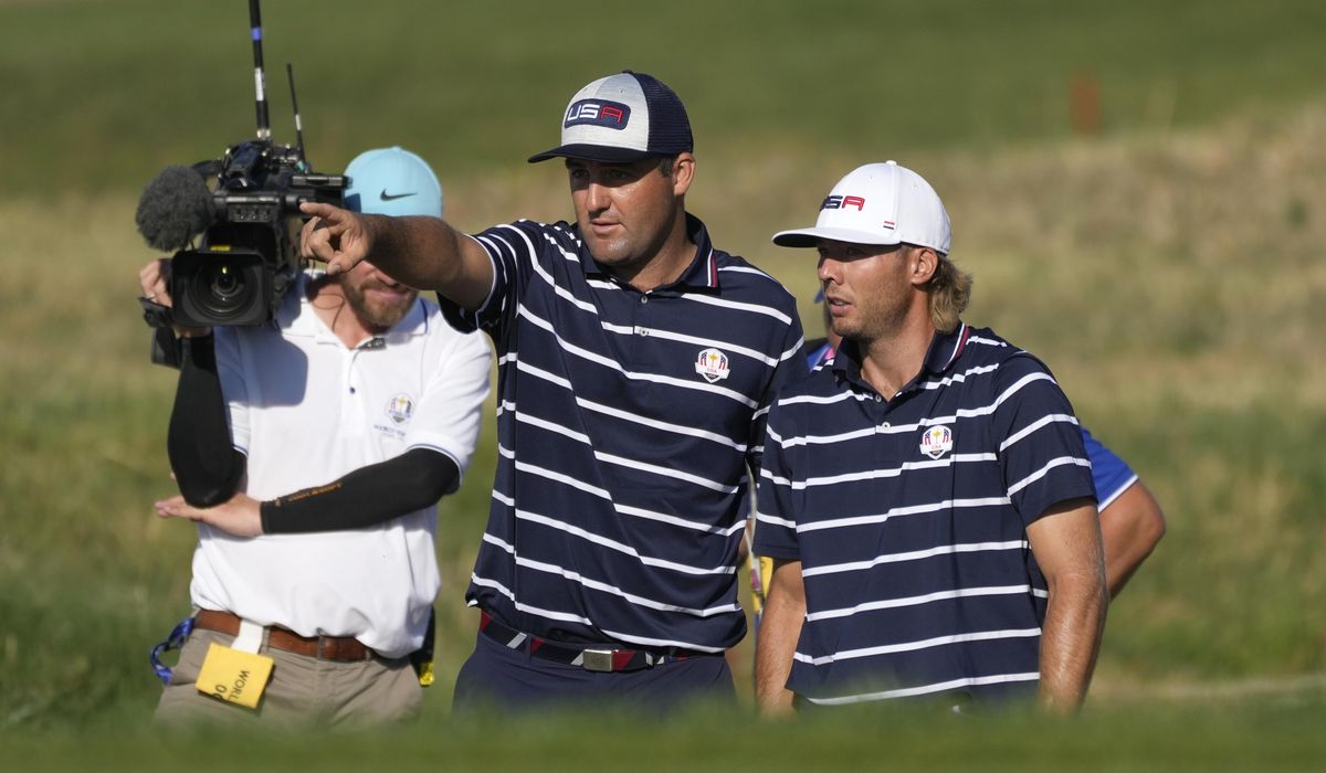 NextImg:Europe sweeps opening session in Ryder Cup to put USA in 4-0 hole