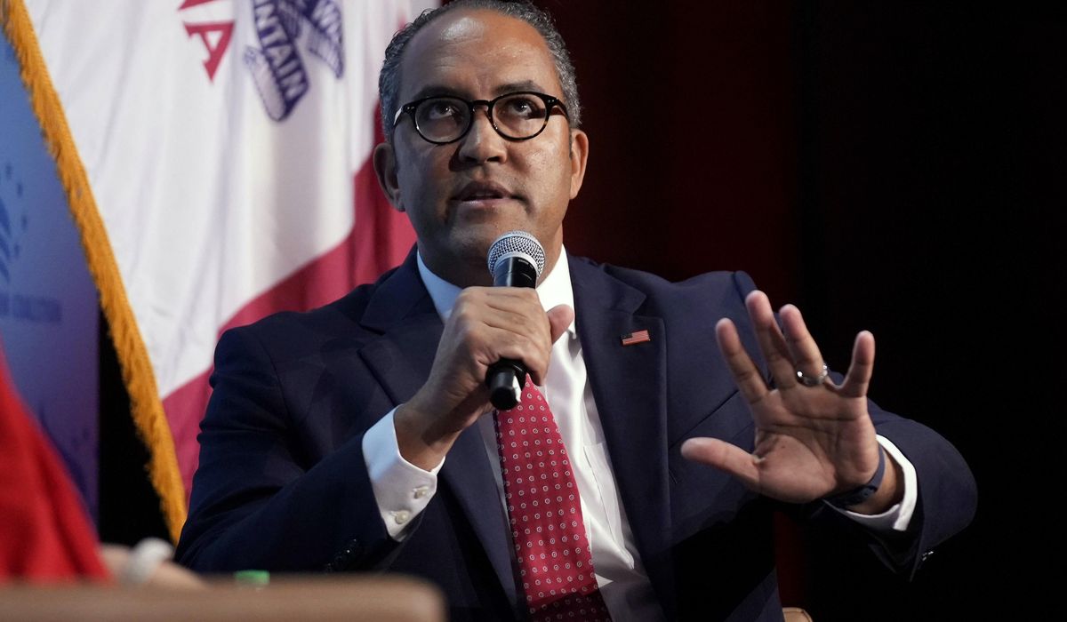 NextImg:Former Texas Rep. Will Hurd suspends long-shot GOP 2024 presidential bid, endorses Nikki Haley