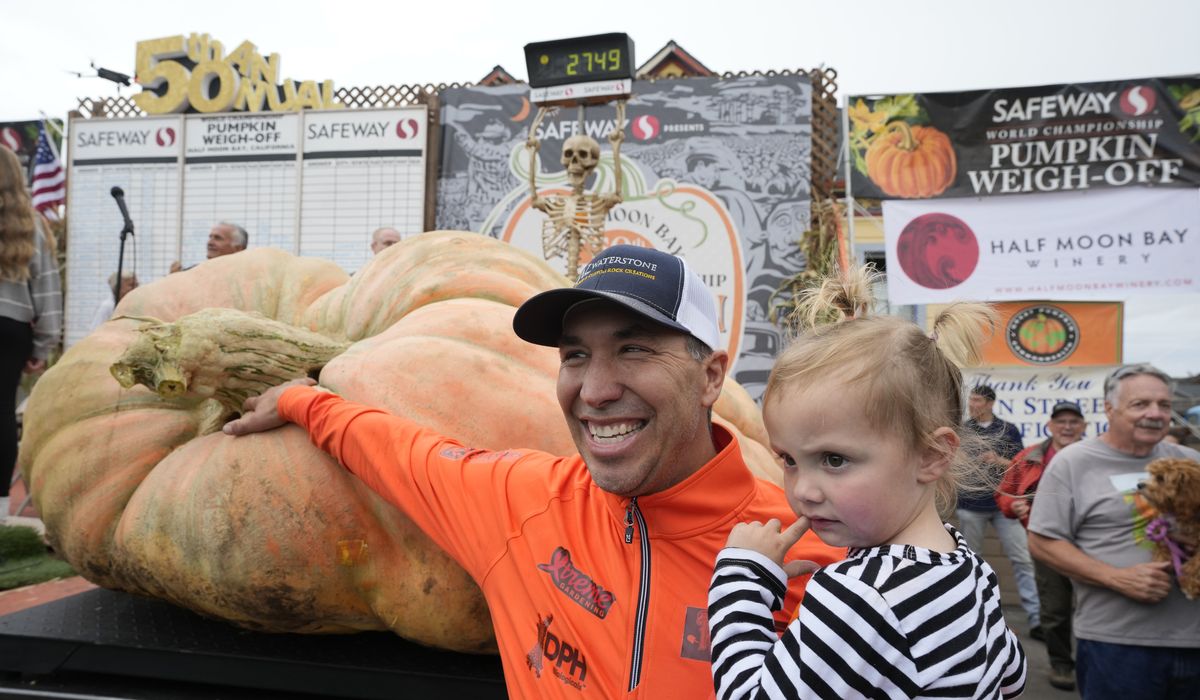 NextImg:Oh, my gourd! Pumpkin weighing 2,749 pounds wins annual contest and breaks world record