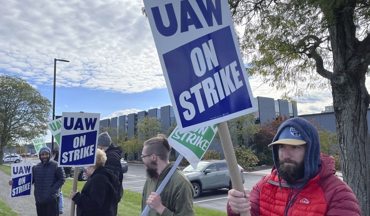 NextImg:Now Mack Truck’s turn: Workers strike after rejecting contract