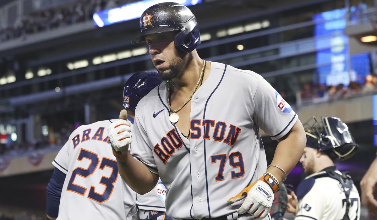 NextImg:Jose Abreu homers again to power Astros past Twins 3-2 and into 7th straight ALCS