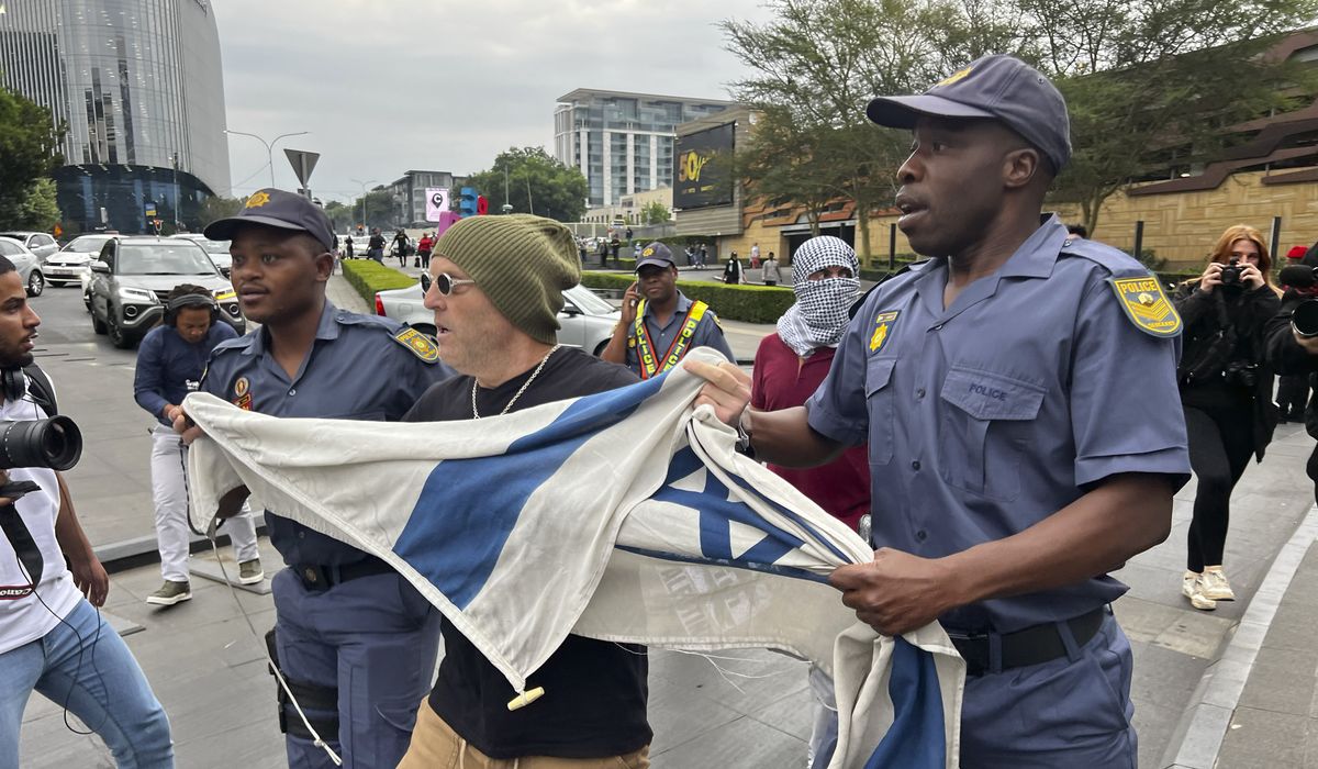 NextImg:State Department tells U.S. citizens overseas: Look out while Mideast flares