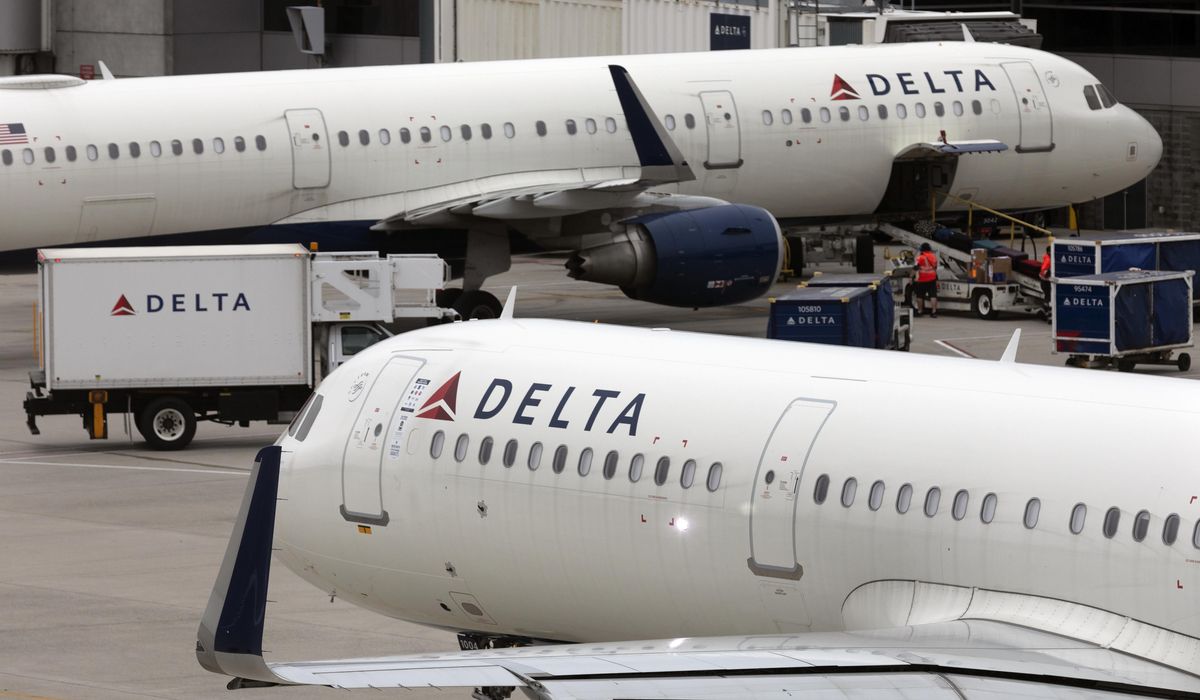 NextImg:A carry-on with rotting fish pours maggots on Delta passengers