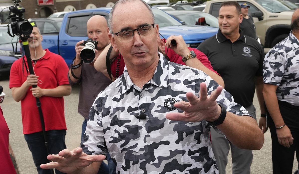 NextImg:UAW President Fain: No strike expansion this week