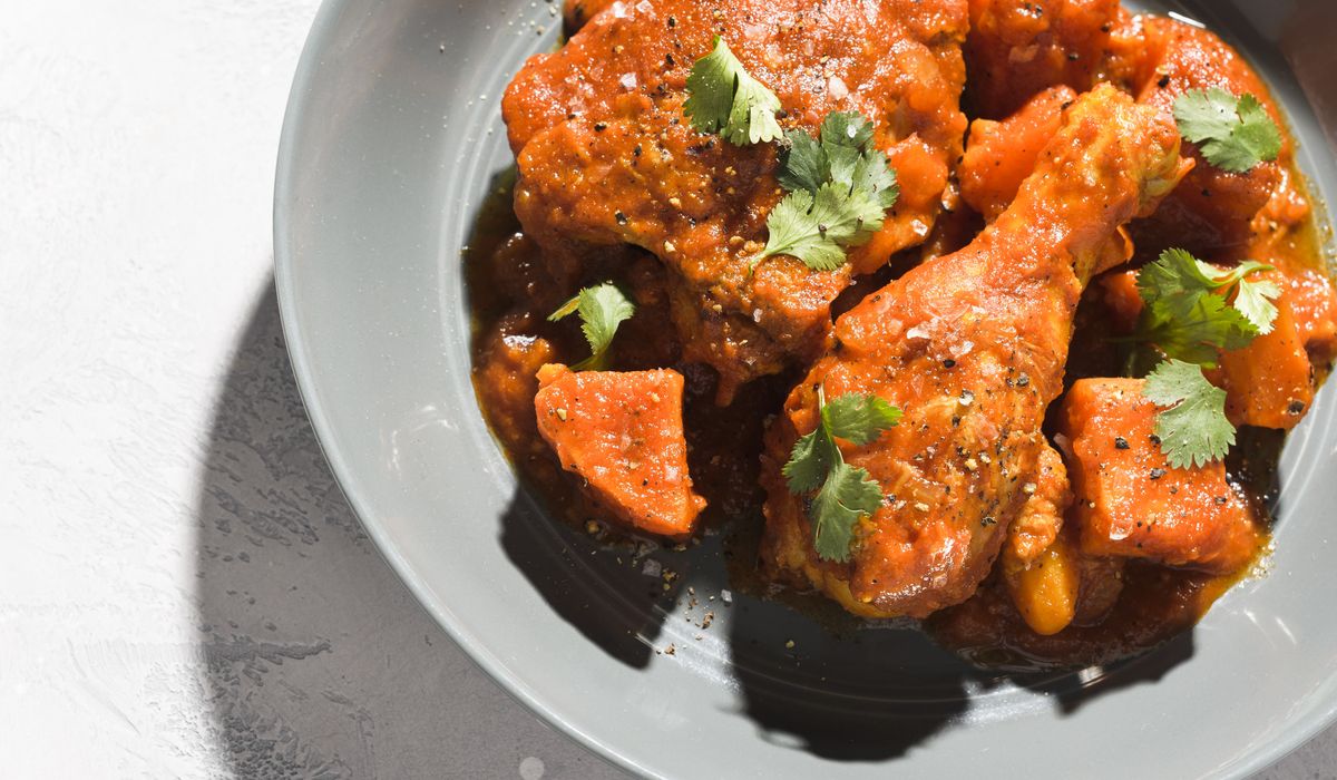 NextImg:Obe ata: Punchy aromatics brighten the saucy chicken braise of Nigerian red stew