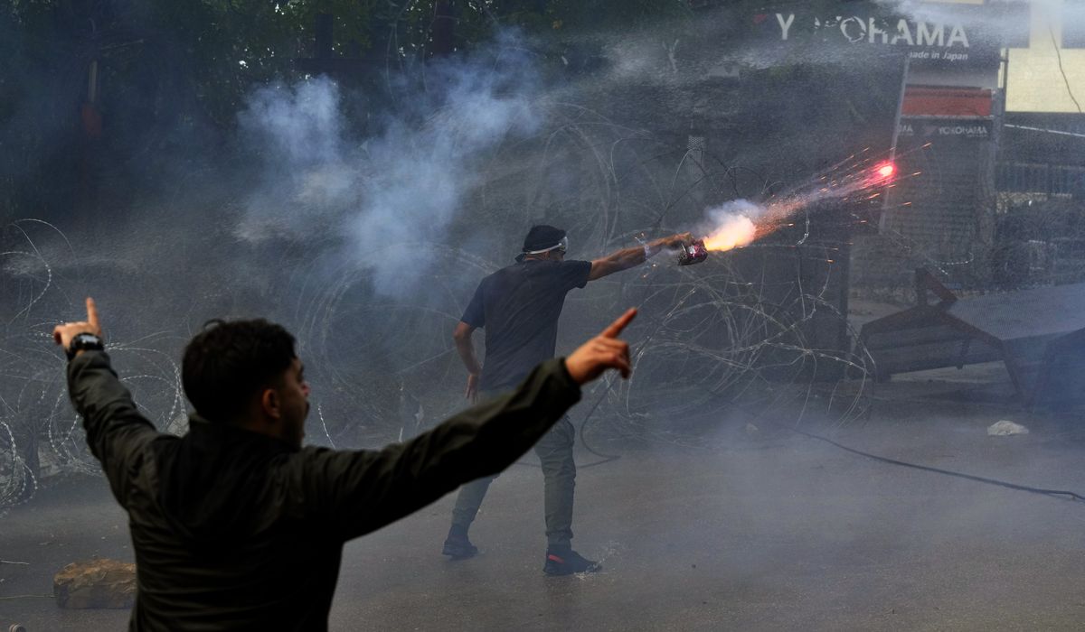 NextImg:Violent protest at U.S. Embassy in Lebanon prompts new do-not-travel warning