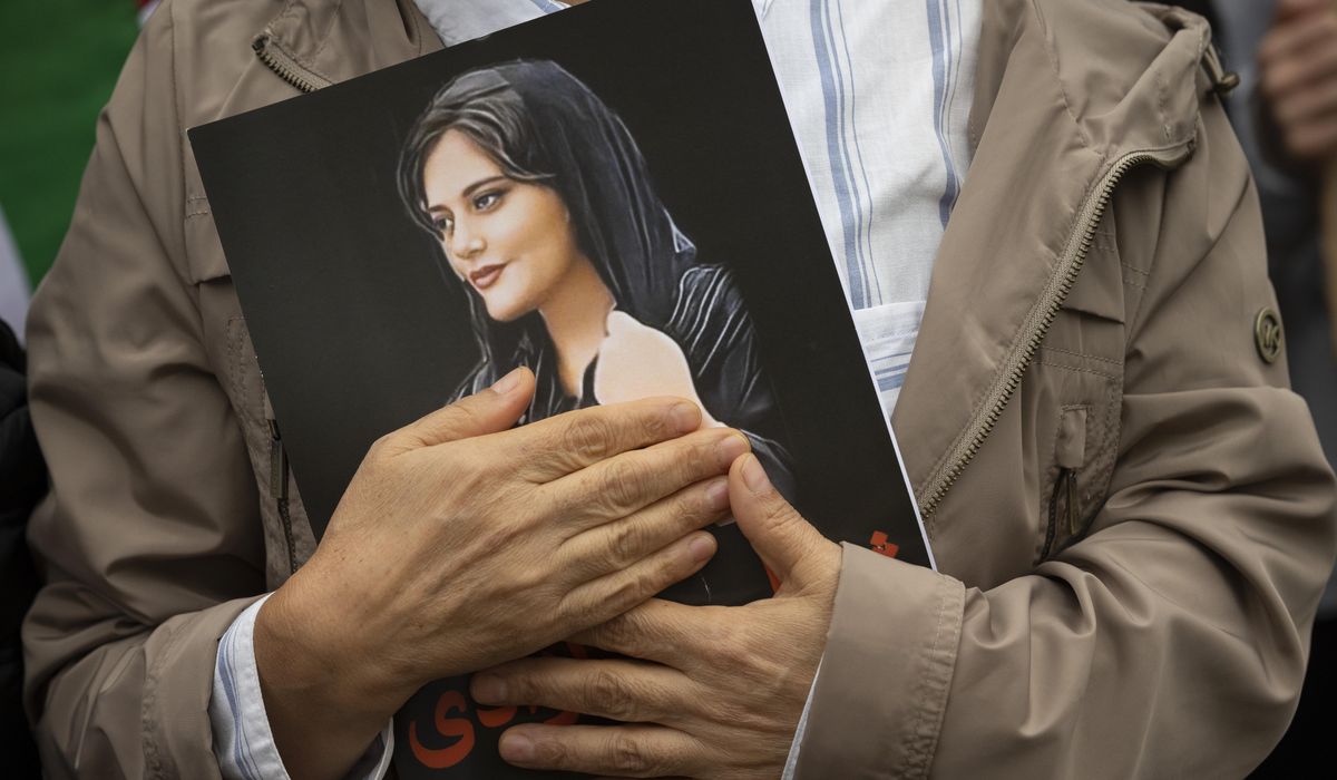 NextImg:Mahsa Amini, the Kurdish-Iranian woman who died in police custody, is awarded EU human rights prize