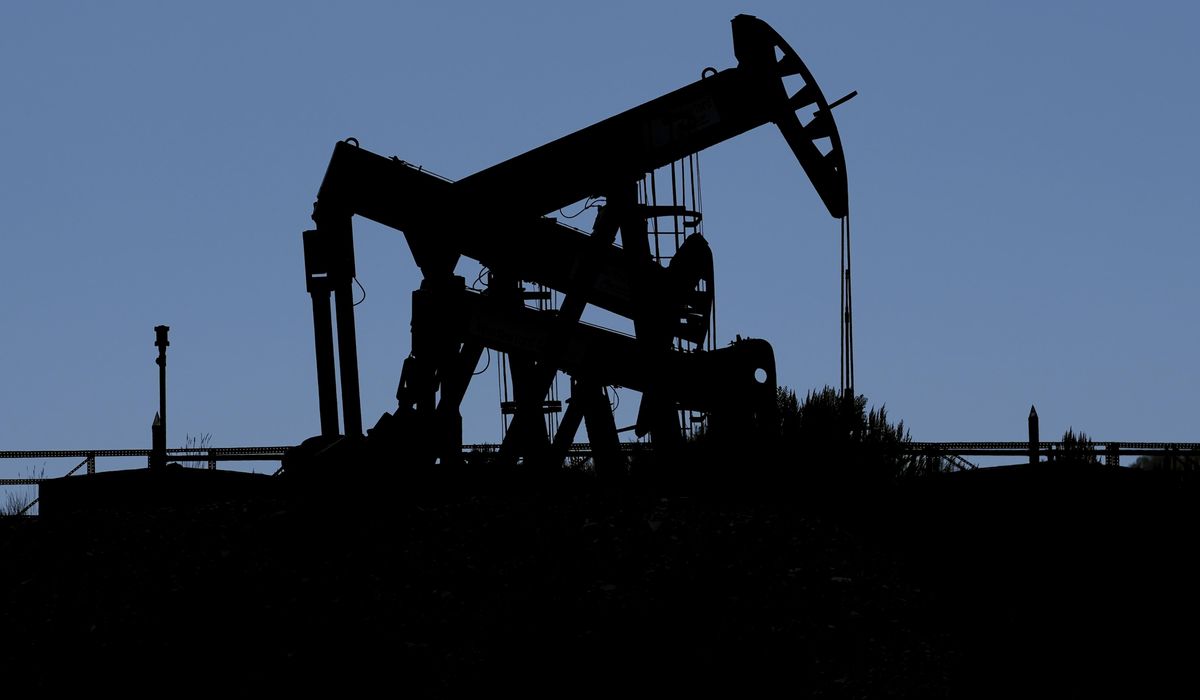 NextImg:Long lines at gas pump unlikely, but Middle East crisis could disrupt oil supplies, raise prices