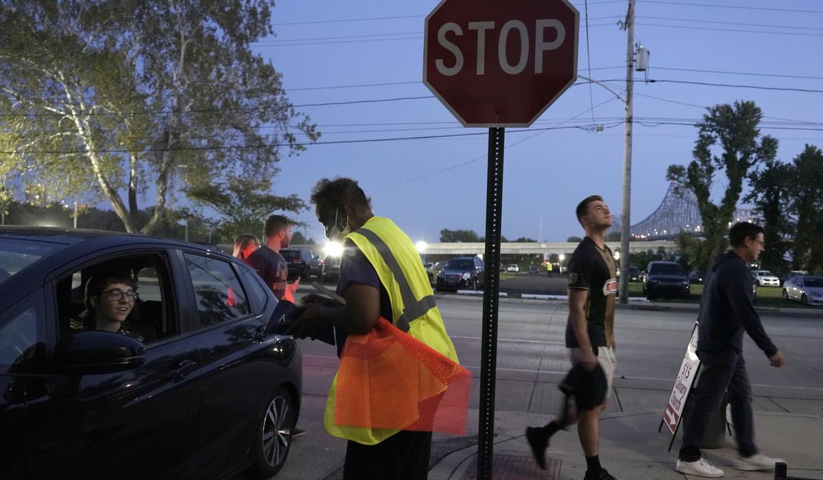 NextImg:Church parking near stadiums scores big in a win-win for faith congregations and sports fans