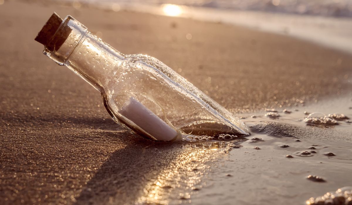 NextImg:Demolition team uncovers Gunther beer bottle with a message from 1955