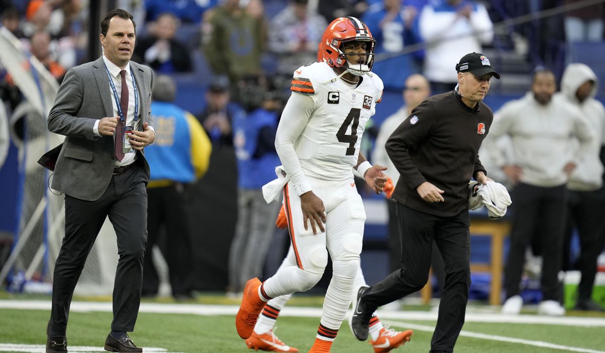 Browns QB Deshaun Watsons playing status unknown after leaving Sundays game in first quarter Browns QB Deshaun Watsons playing status unknown after leaving Sundays game in first quarter