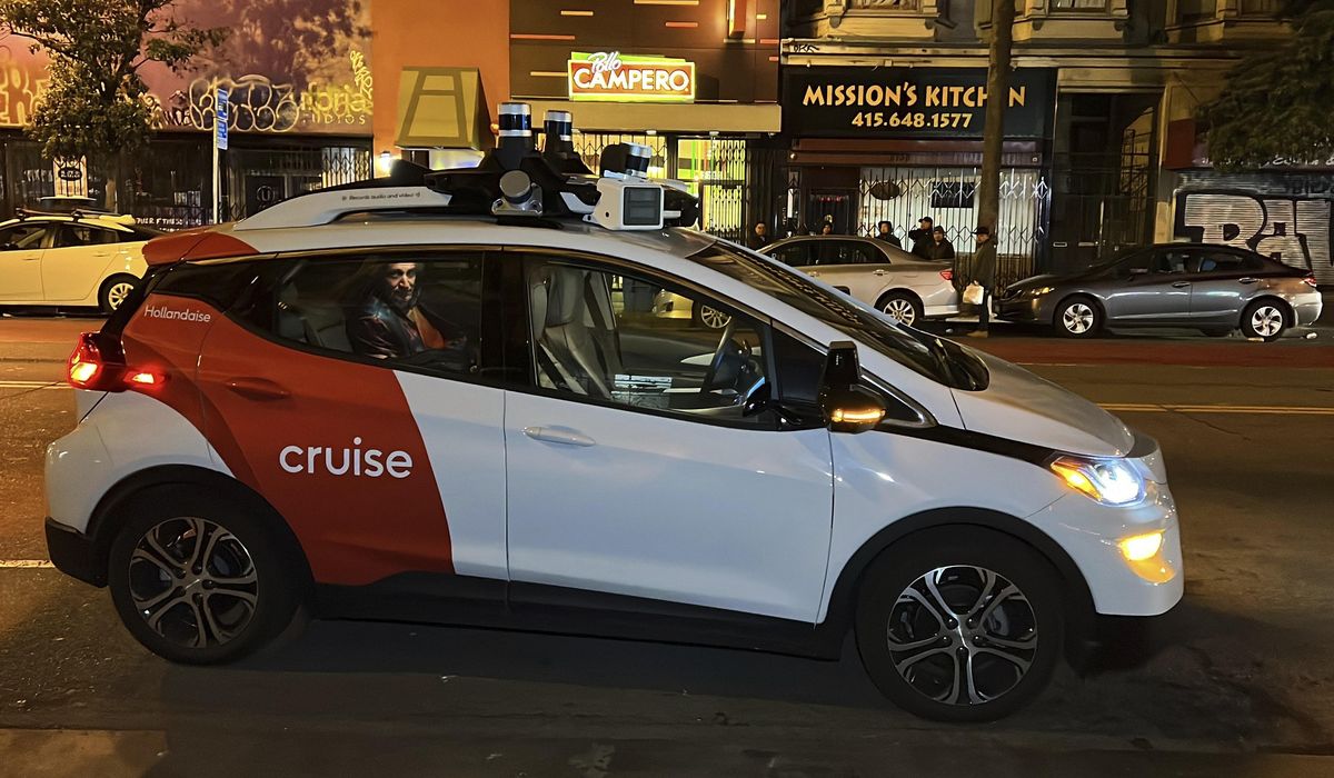 NextImg:California regulators suspend recently approved San Francisco robotaxi service for safety reasons
