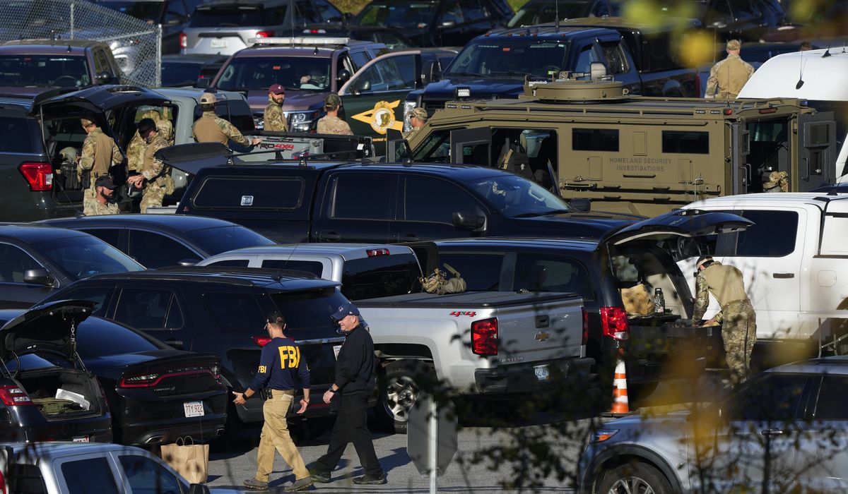 NextImg:Shelter-in-place order lifted as manhunt for Maine shooting suspect expands
