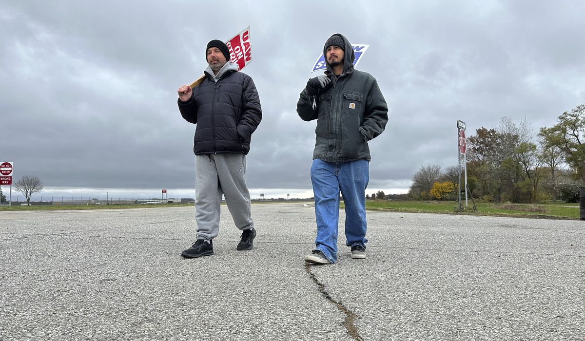 NextImg:General Motors reaches tentative agreement with UAW, potentially ending 6-week strike