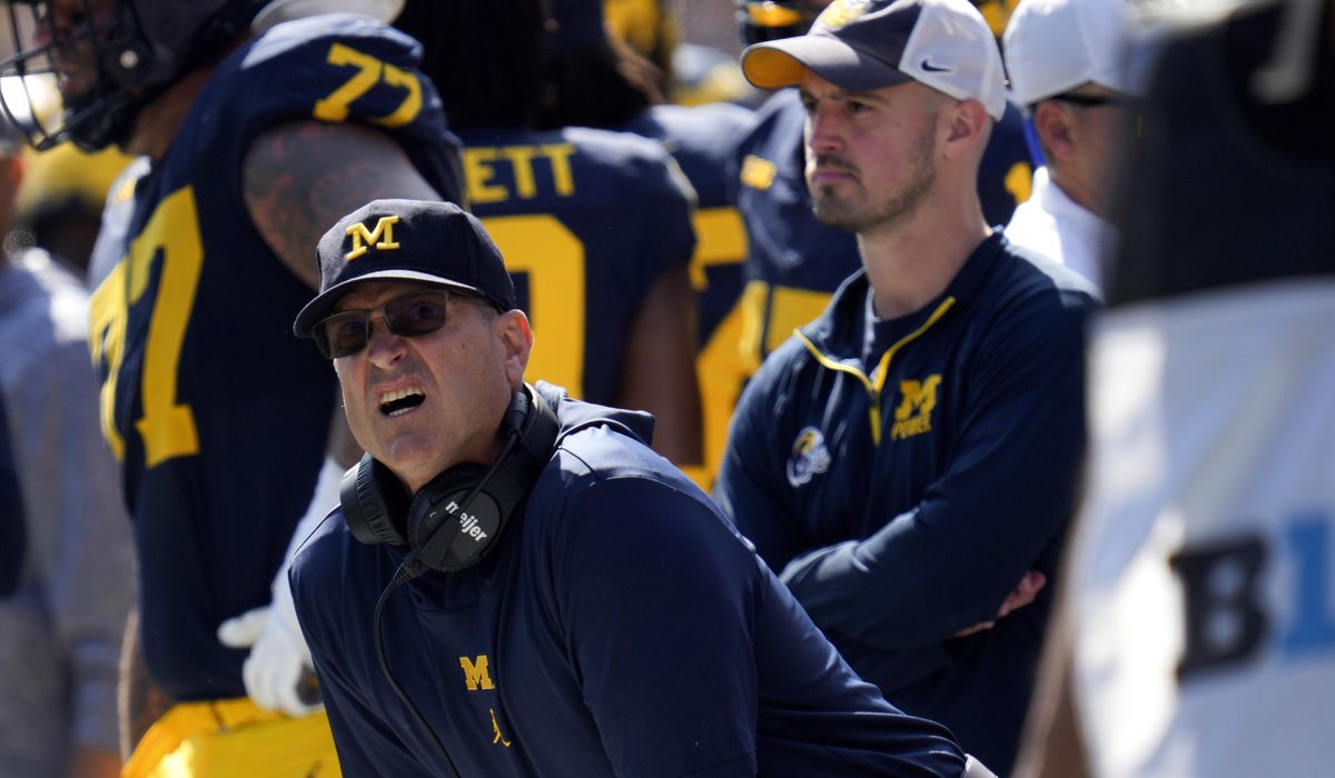 NextImg:Michigan football staffer at center of sign-stealing investigation resigns, school says