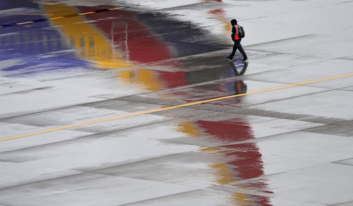 NextImg:U.S. decides Southwest’s customer service failed during flight cancellations last winter