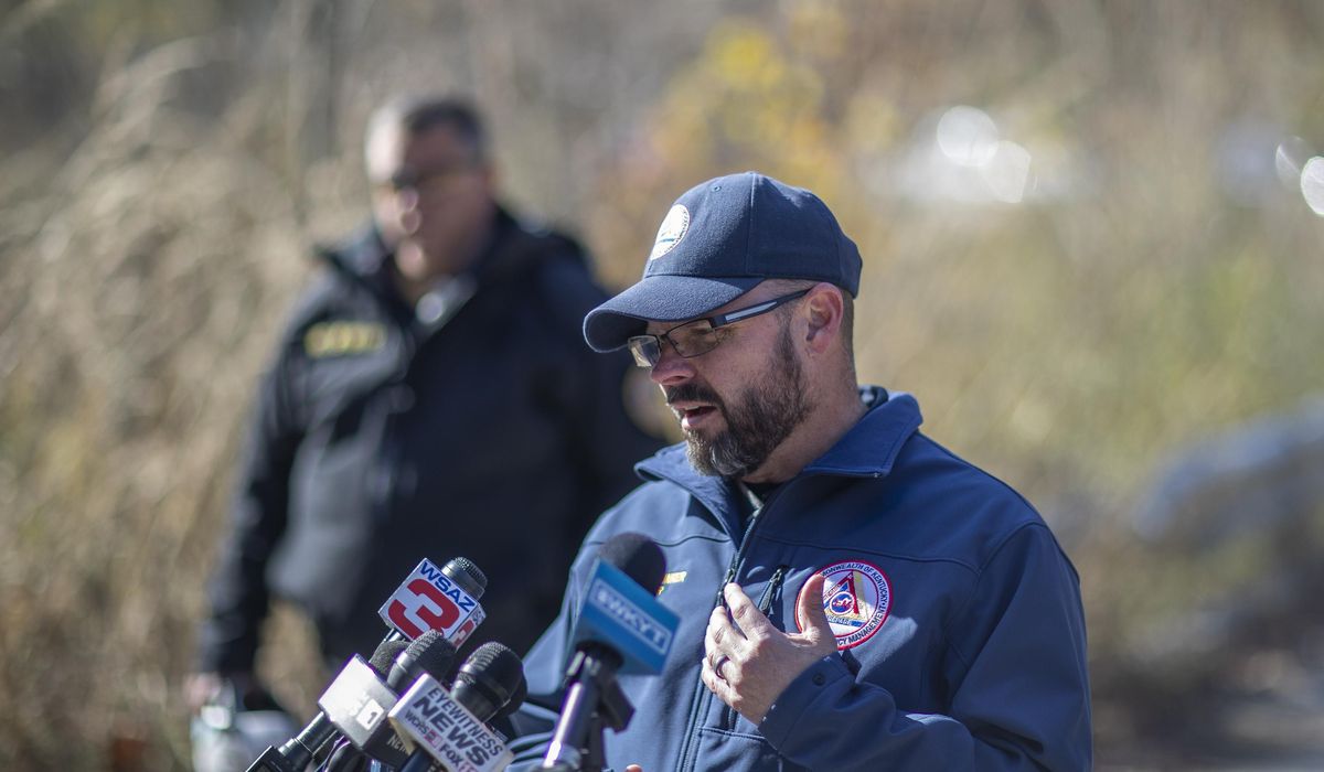 NextImg:Crews removing debris amid ongoing search for worker trapped after Kentucky coal plant collapse