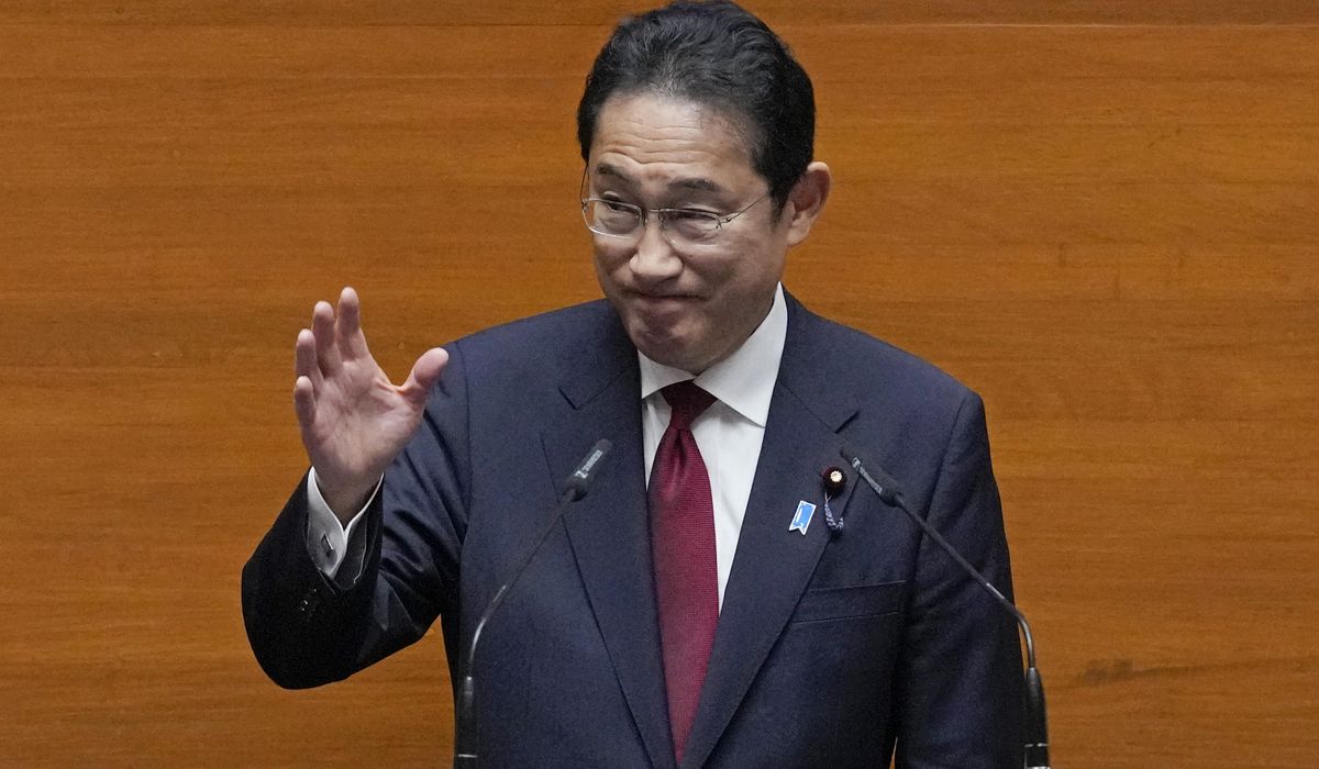 NextImg:Japan’s prime minister tours Philippine patrol ship and boosts alliances amid maritime tensions