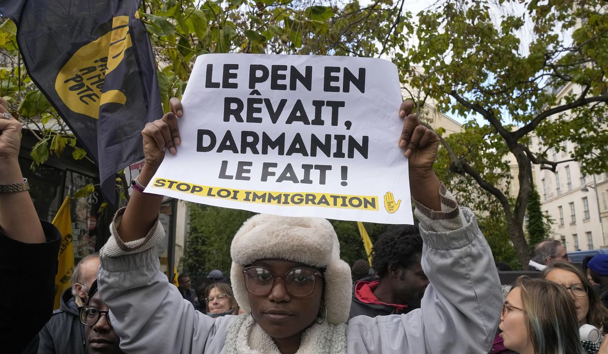 NextImg:French parliament starts debating a bill that would make it easier to deport some migrants