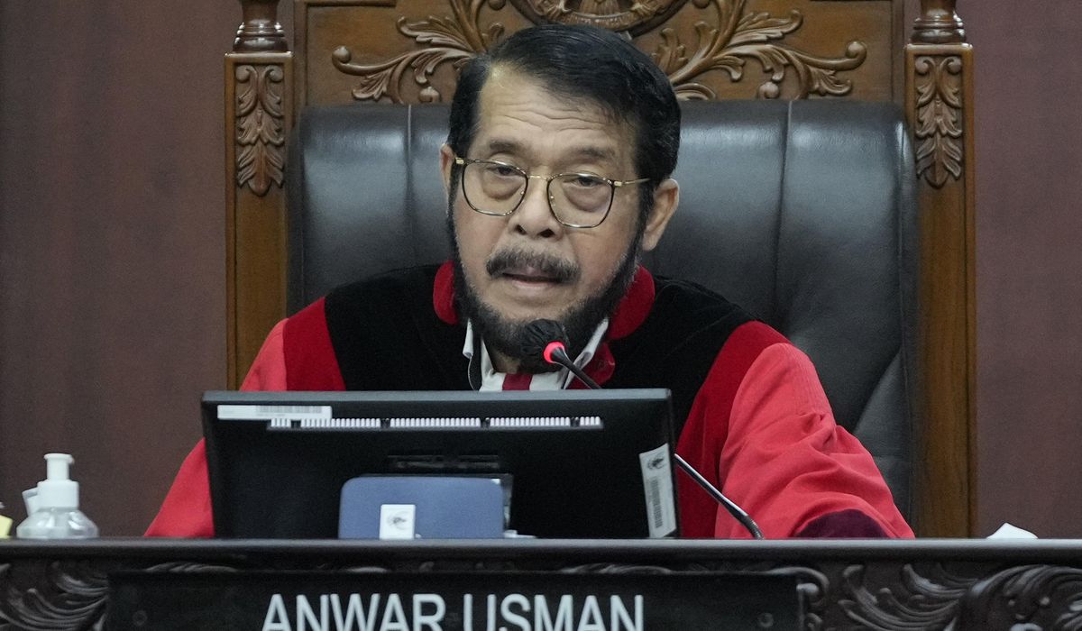 NextImg:Court panel removes Indonesia’s chief justice for ethical breach that benefited president’s son