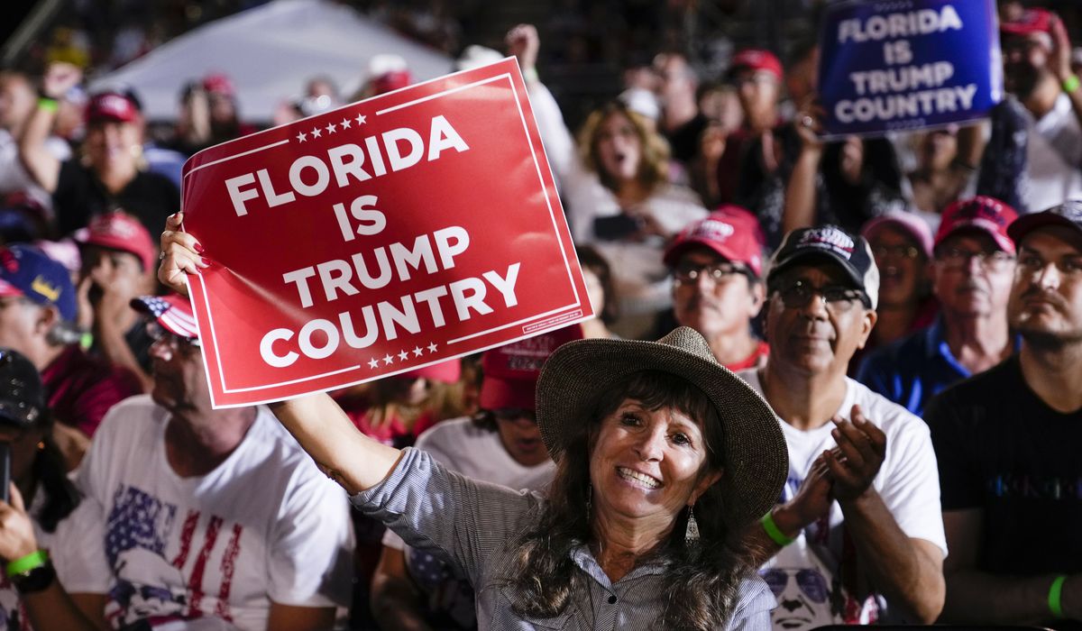NextImg:Trump upstages GOP presidential debate again