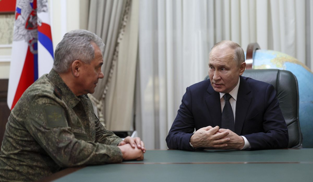 NextImg:Putin and top military leaders visit southern military headquarters to assess his war in Ukraine