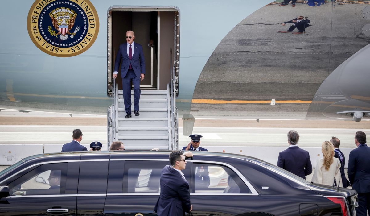 NextImg:Biden and Xi are meeting on the sidelines of the APEC conference. Follow live updates