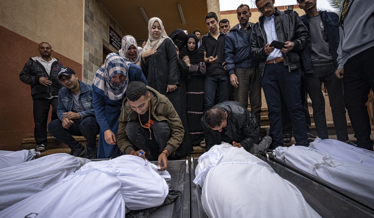 NextImg:HHS secretary calls Palestinian Authority health minister, offers condolences for civilian deaths