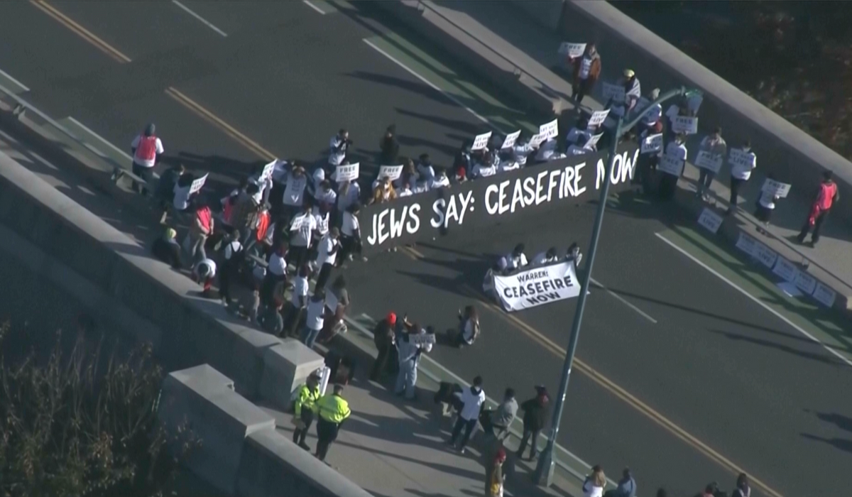 NextImg:Demonstrators calling for Gaza cease-fire block bridge in Boston