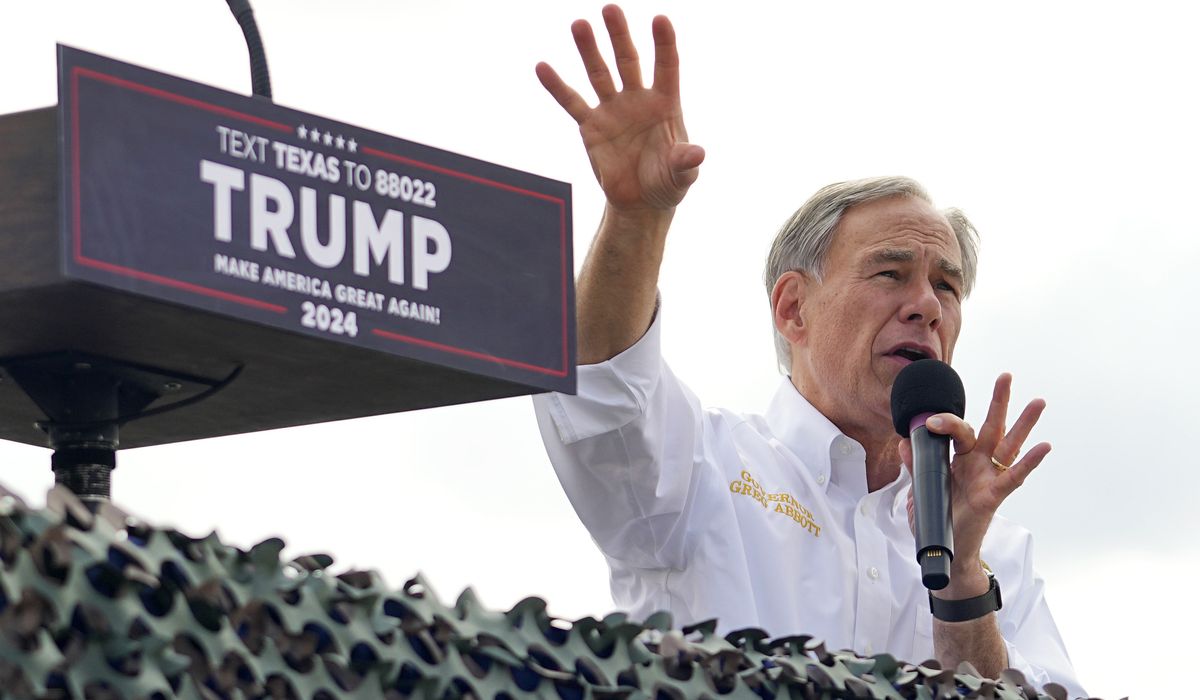 NextImg:Texas Gov. Abbott endorses Trump for reelection