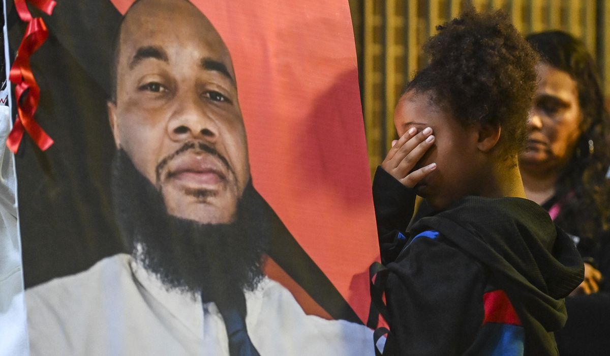 NextImg:Alabama police chief says department policies violated in fatal shooting of Black man outside home