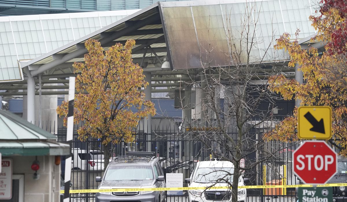 NextImg:AP source: 2 people in vehicle that exploded at N.Y./Canada border crossing declared dead at scene