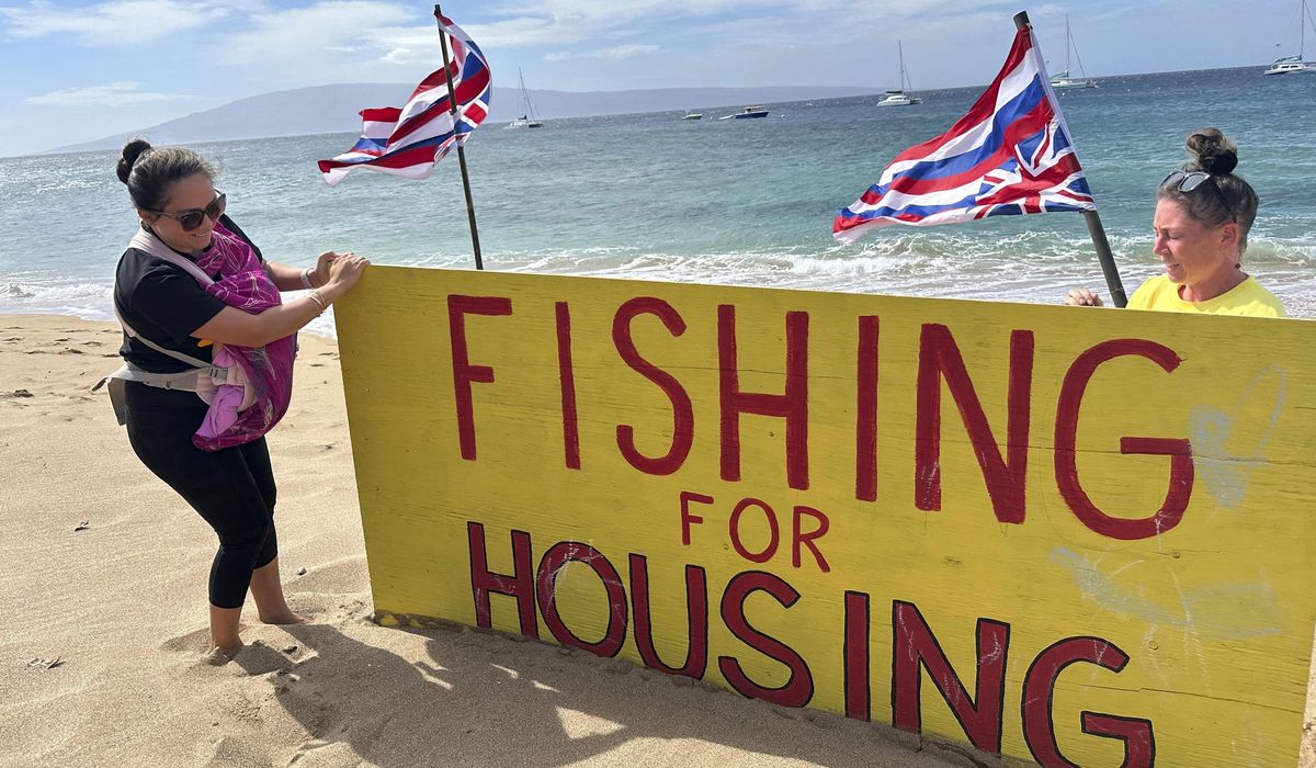 NextImg:Maui wildfire survivors camp on the beach to push mayor to convert vacation rentals into housing