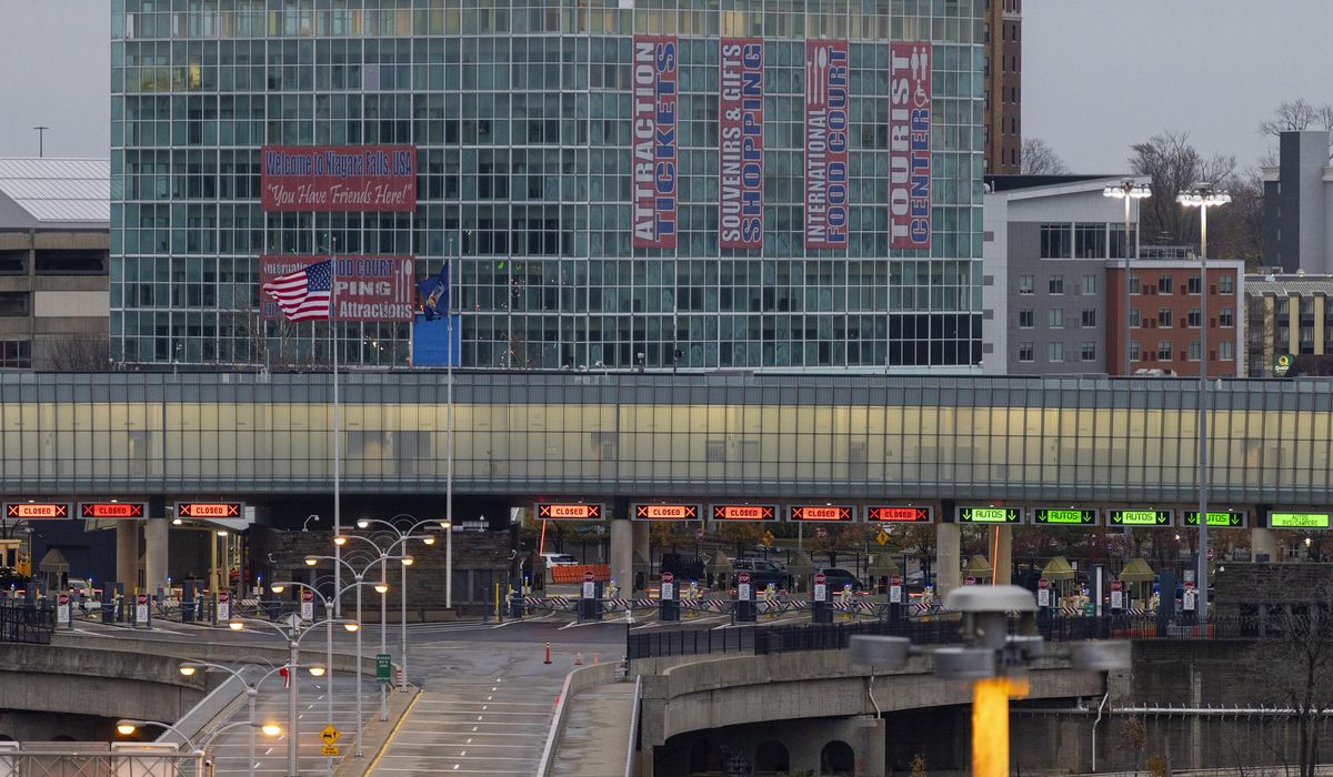 NextImg:FBI ends investigation of car wreck at Niagara Falls bridge, no indication of terrorism