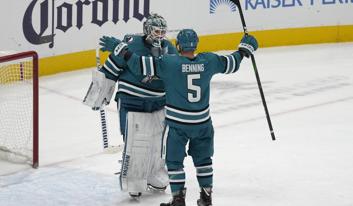 Mikael Granlund breaks tie early in third interval, Sharks beat Canucks 4-3