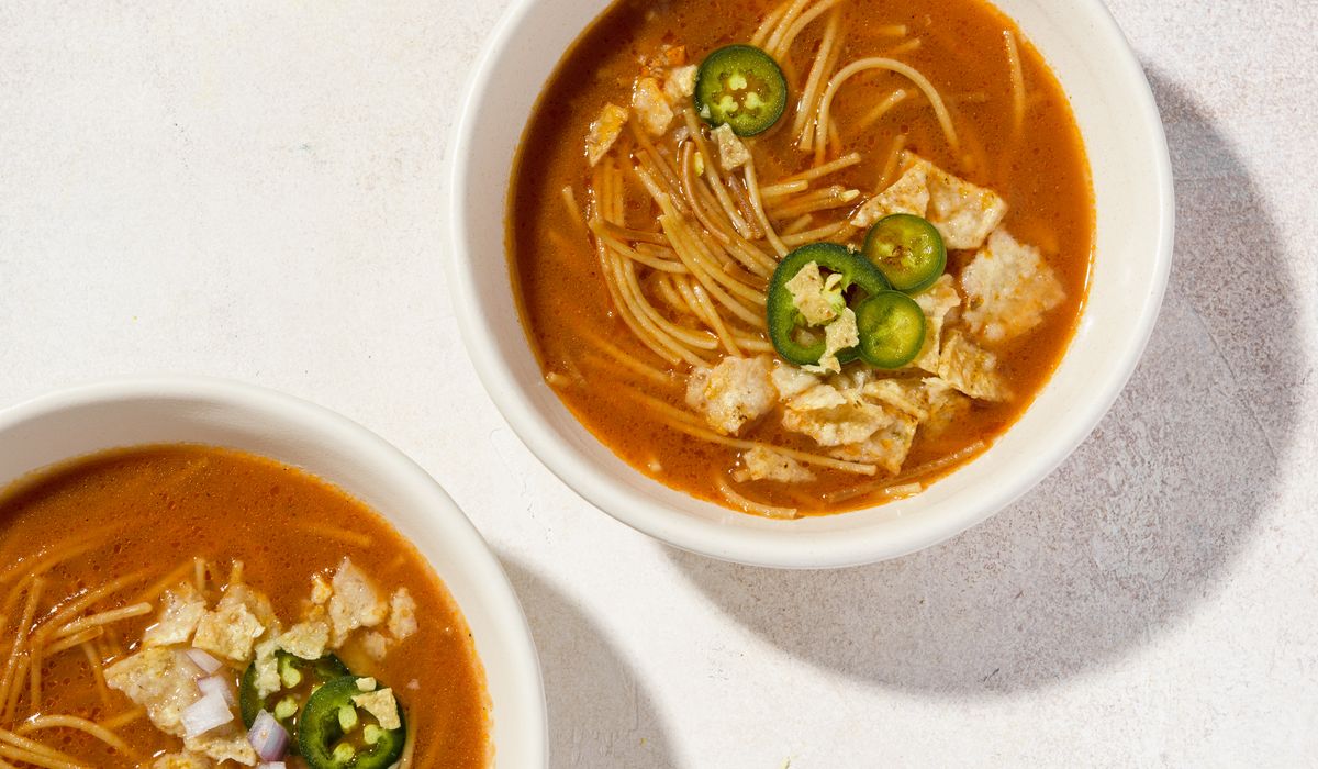 NextImg:Sopa de fideo: Smoky, spicy Mexican noodle soup with fire-roasted tomatoes, ready in 30 minutes