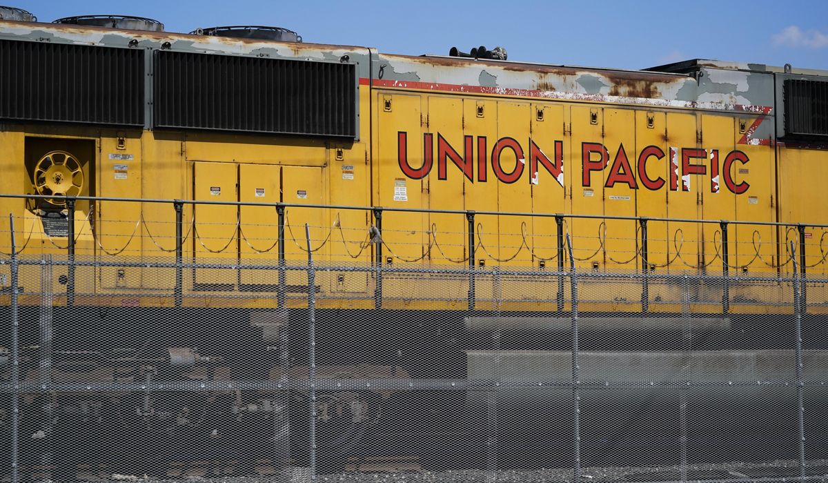 NextImg:Rail union says Union Pacific layoffs of over 1,000 track maintenance workers jeopardizes safety