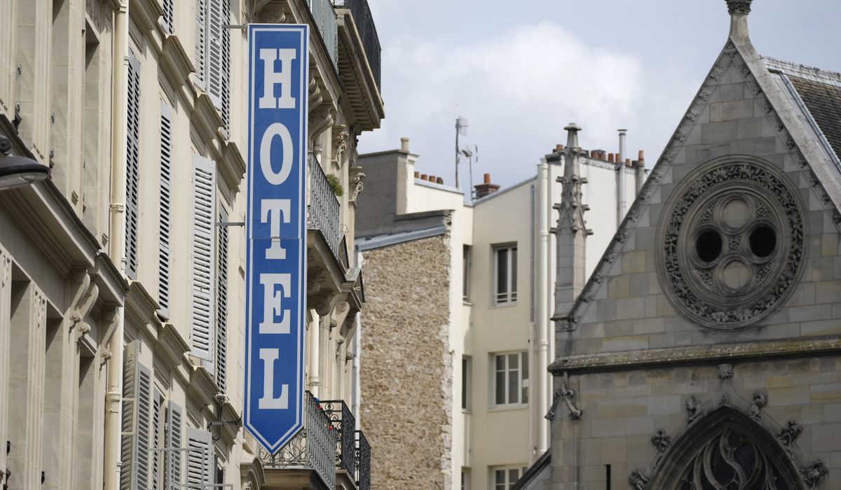 NextImg:France will carry out 10,000 checks at restaurants, hotels before Paris Games to avoid price hikes
