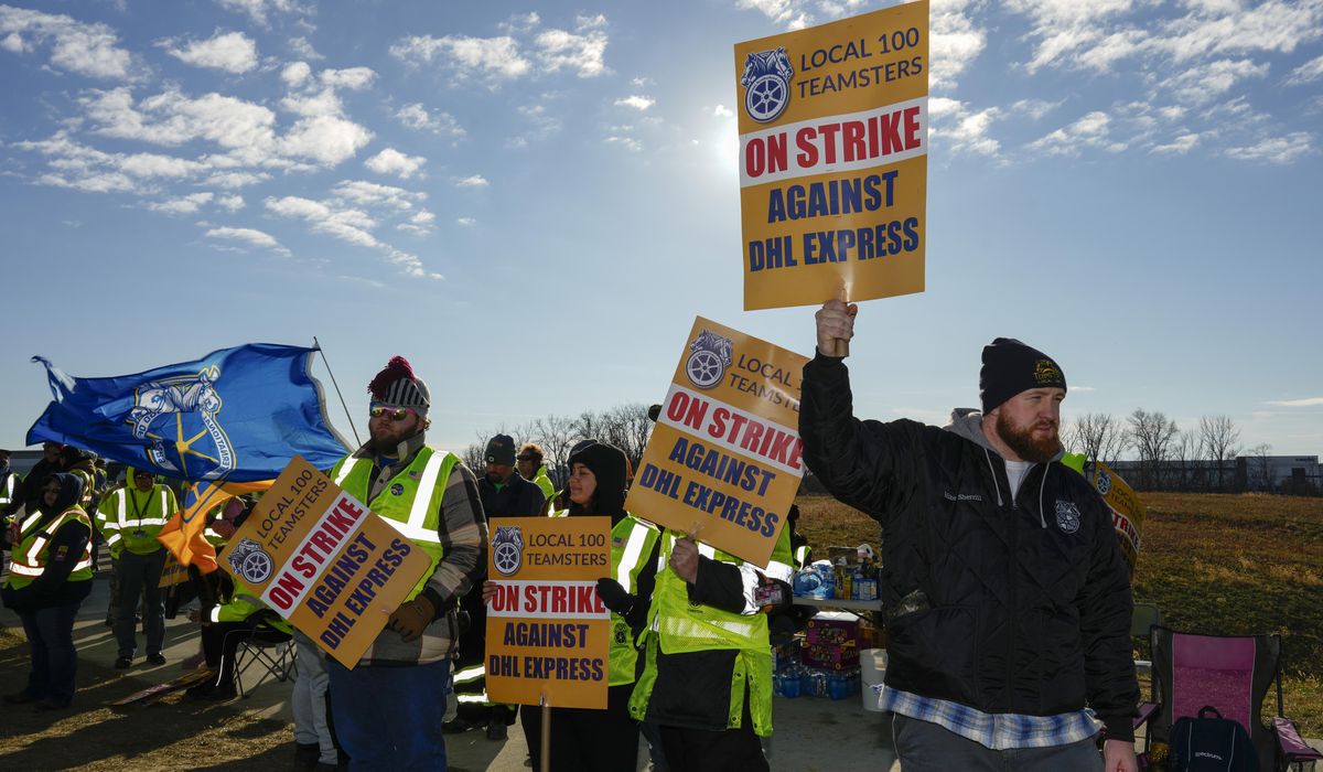 NextImg:Share of unionized U.S. workers hit record low in 2023