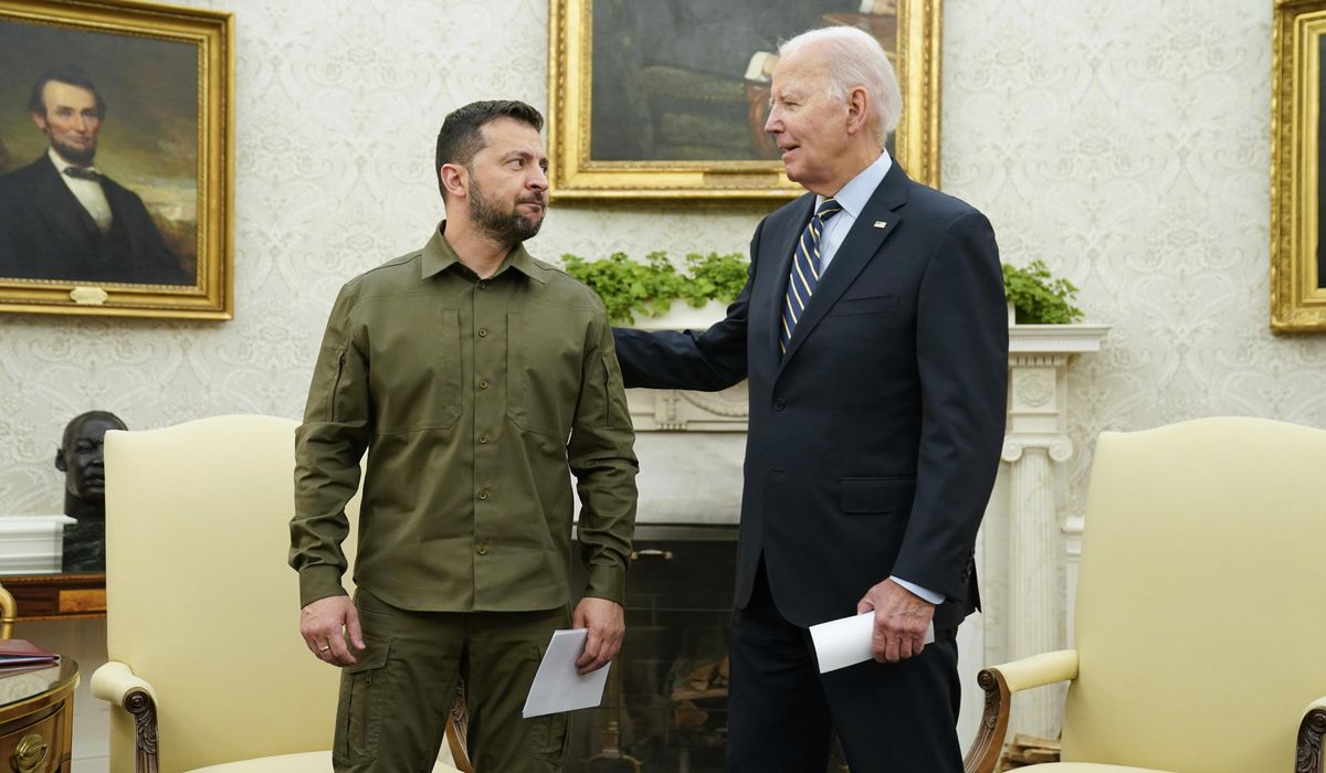 NextImg:Biden invites Zelenskyy to the White House amid a stepped-up push for Congress to approve more aid