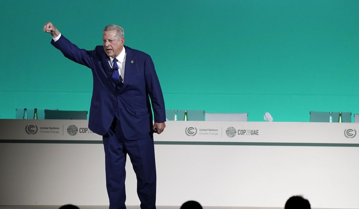 NextImg:Al Gore foreshadows 1 billion ‘climate refugees’ crossing borders from global warming