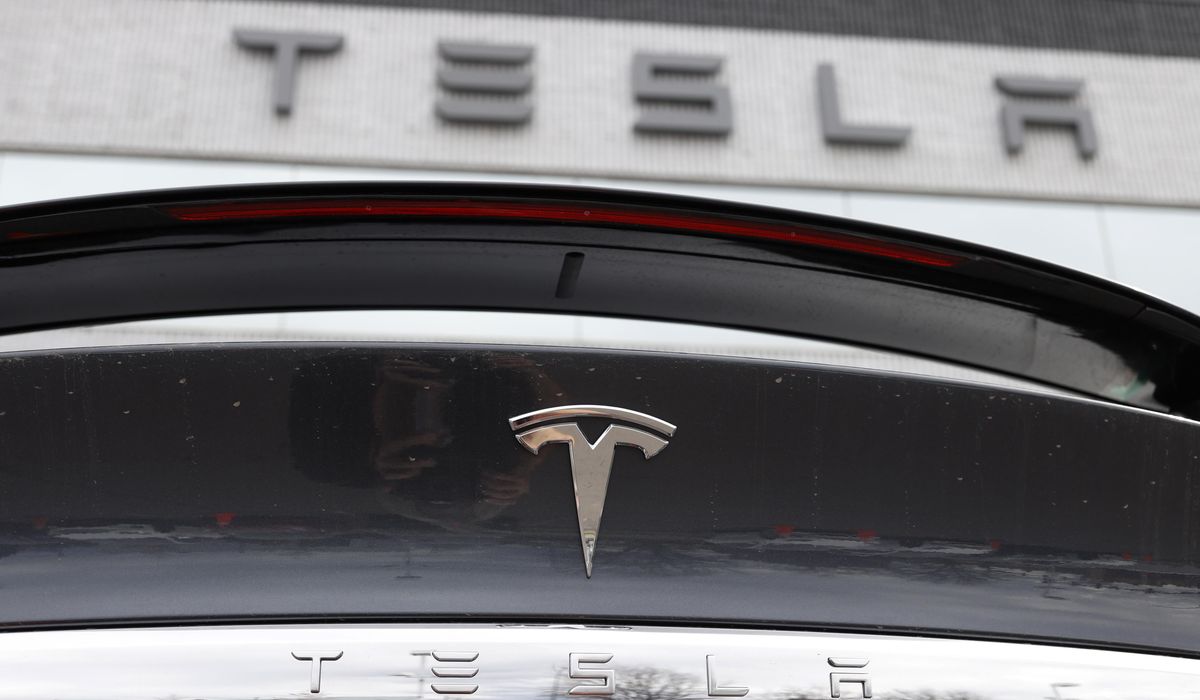 NextImg:Musk steers Tesla toward ads on X