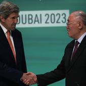 U.S. Special Presidential Envoy for Climate John Kerry, left, and Xie Zhenhua, China special envoy for climate, meet for a news conference at the COP28 U.N. Climate Summit, Wednesday, Dec. 13, 2023, in Dubai, United Arab Emirates. (AP Photo/Rafiq Maqbool)