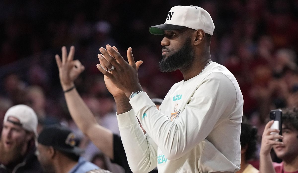 NextImg:LeBron James says seeing son’s debut for Southern Cal meant everything for his family