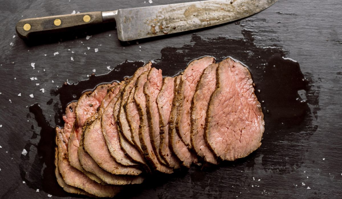NextImg:Feed holiday crowds two impressive main courses: Herb-rubbed roast beef and salmon with vermouth