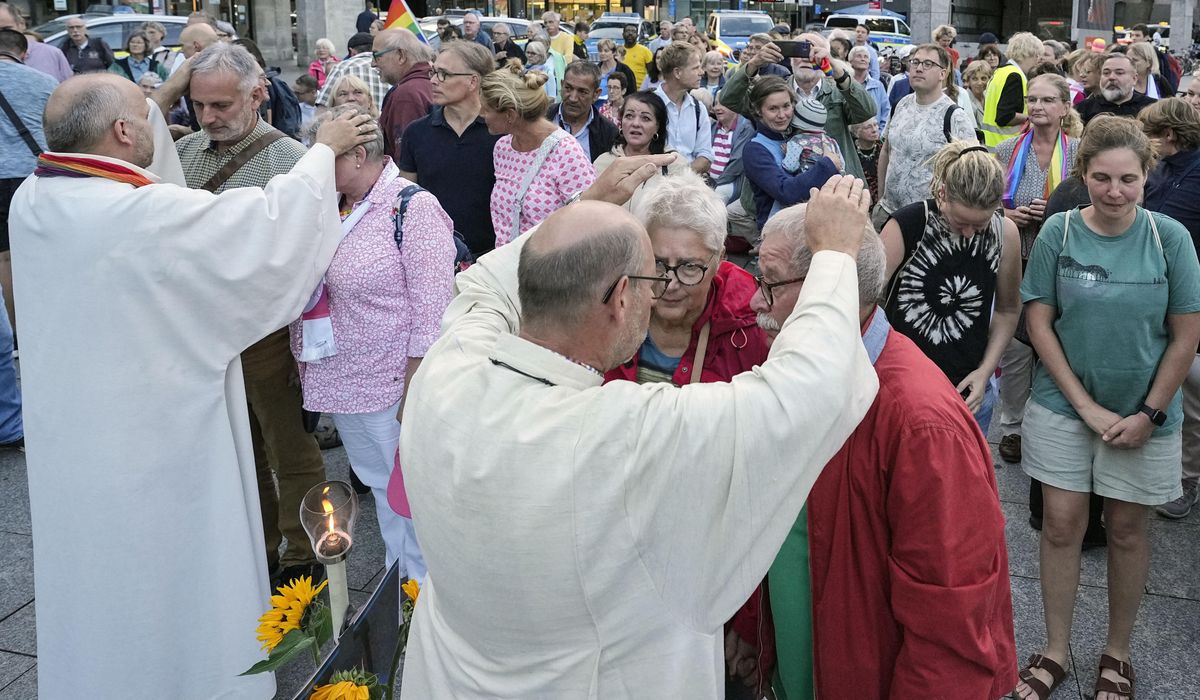 NextImg:Pope Francis approves blessings for same-sex couples, says ceremonies can’t resemble marriage