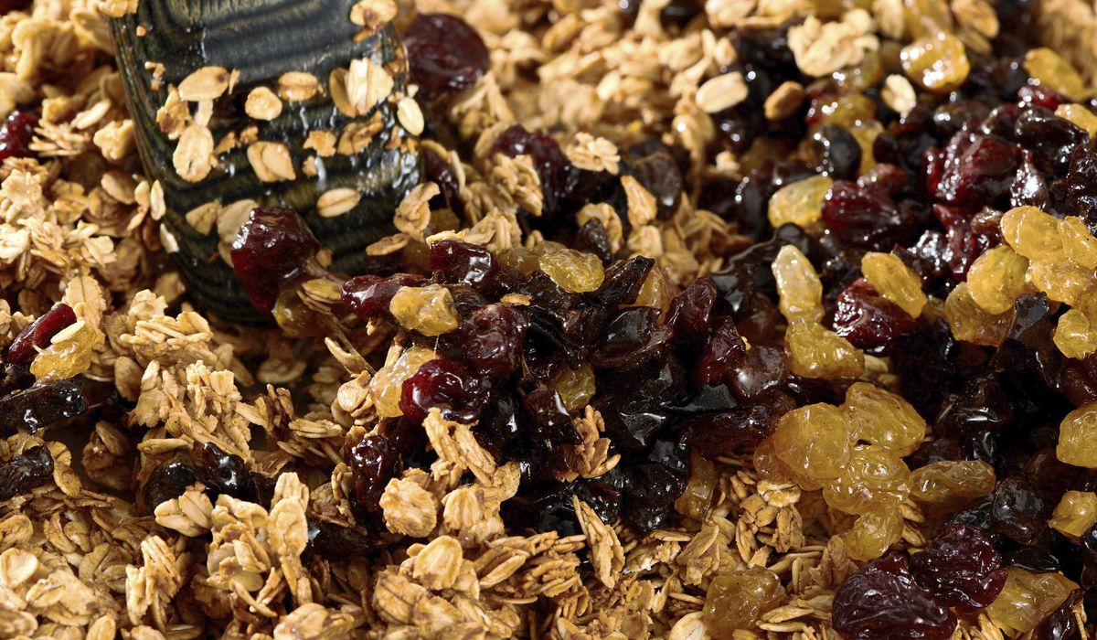 NextImg:Chewy, crunchy and sweet: Homemade granola with a personal touch makes a perfect holiday gift
