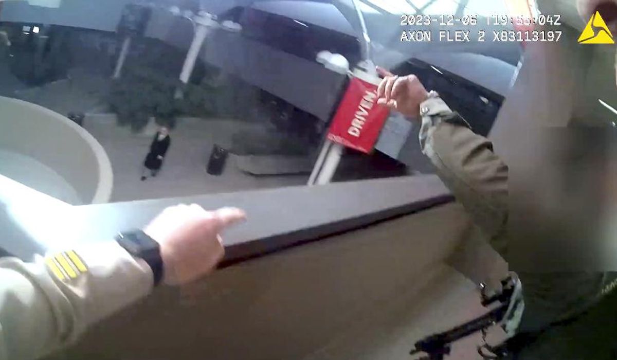 NextImg:Arriving police unknowingly directed shooter out of building during search for UNLV gunman