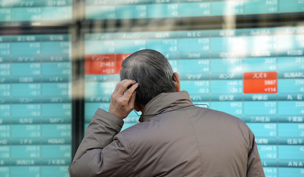 NextImg:Stocks edge higher in muted holiday trading on Wall Street